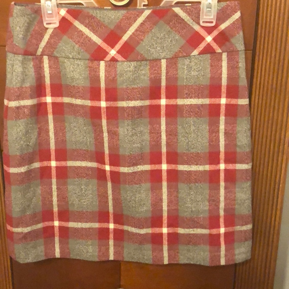 Eddie Bauer grey and red plaid skirt!!❤️